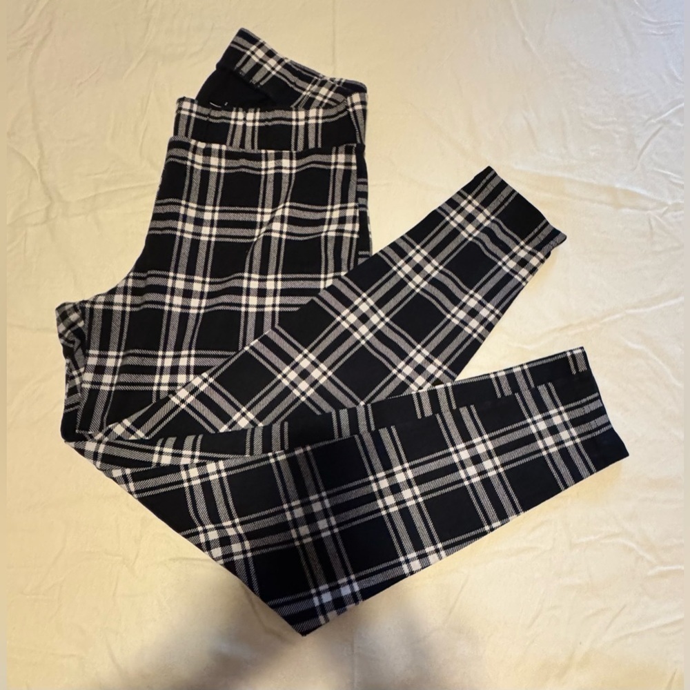 Torrid Black and White Plaid Trousers Size 2 - Picture 2 of 6